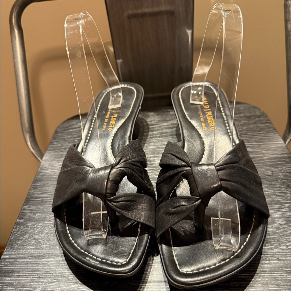 Donald J. Pliner Leather Black Bow Sandals size 9